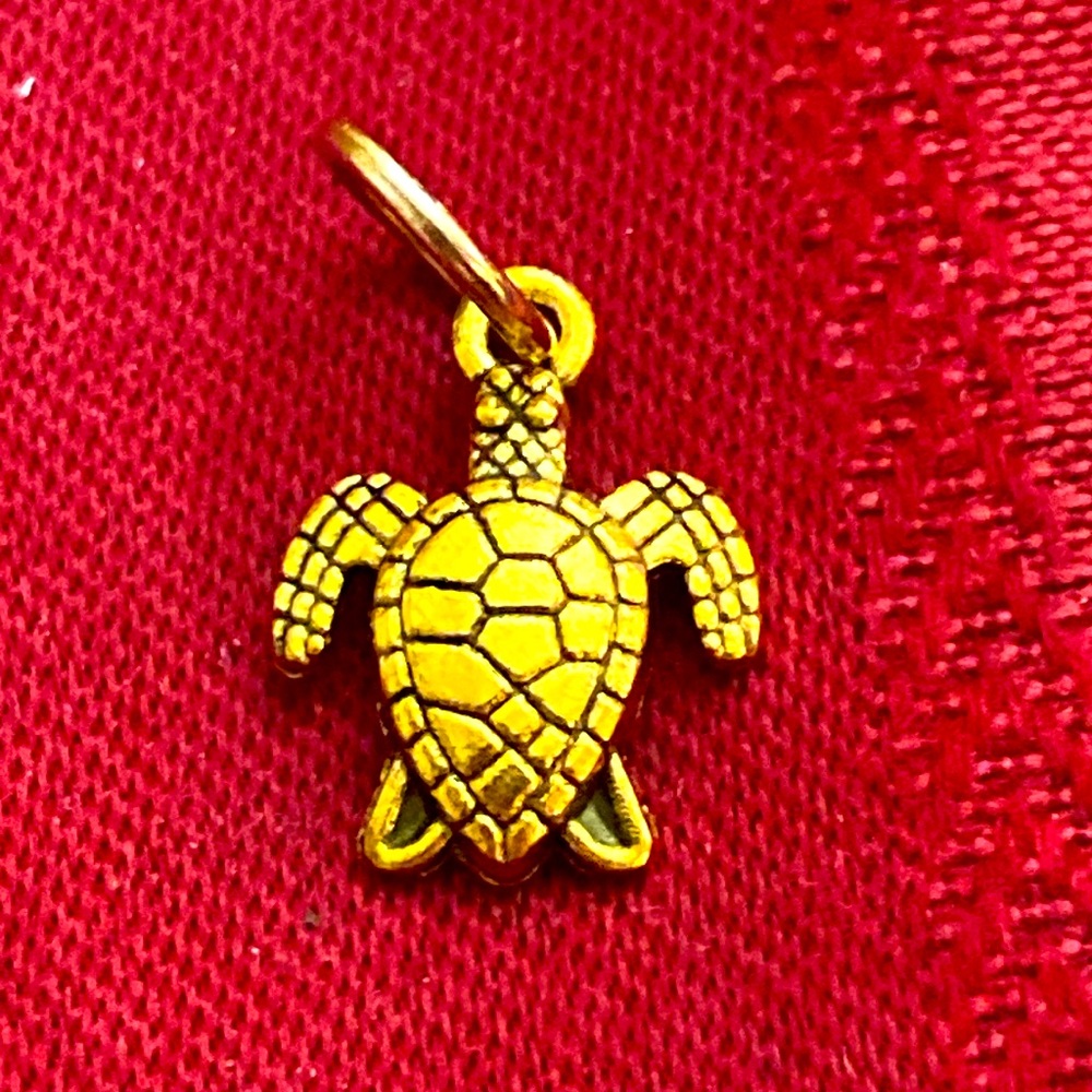 5/$10❤️❤️❤️NEW BRASS TURTLE CHARM PENDANT